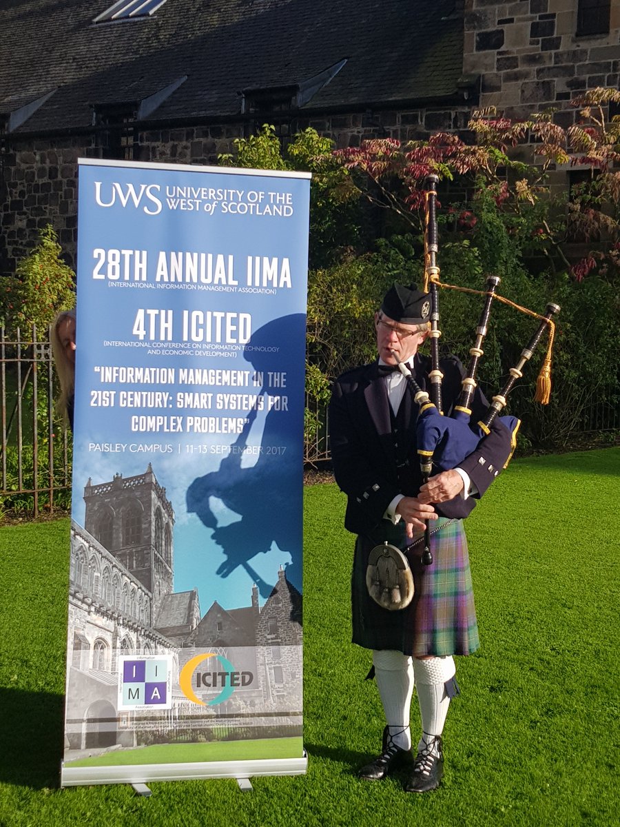 EventsUWS's tweet photo. Bag pipes &amp; a nip of whiskey for Traditional Scottish welcome for #IIMA2017 at the Paisley Abbey @UniWestScotland @PrincipalUWS https://t.co/mz29FKWZlP