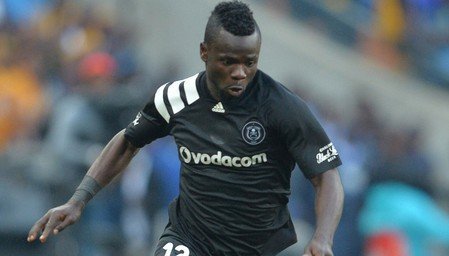 Ironntiwane1's tweet photo. Bernard Morison scored Orlando Pirates goal and Pirates won 1-0 to Ajax @ligwalagwalaFM @realMadumane https://t.co/hcL5GkA8Jz