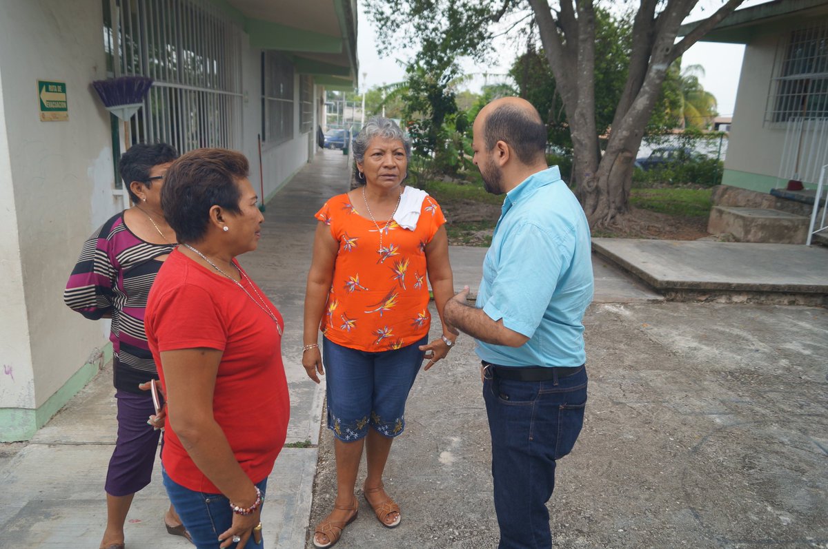 DiegoOficialMx's tweet image. Hoy me reuní con la directora de la Secundaria Tec. 28 y con la directora del kinder Carlota Rosado Bosqué. #CrecerEnGrande #ActitudDGH
