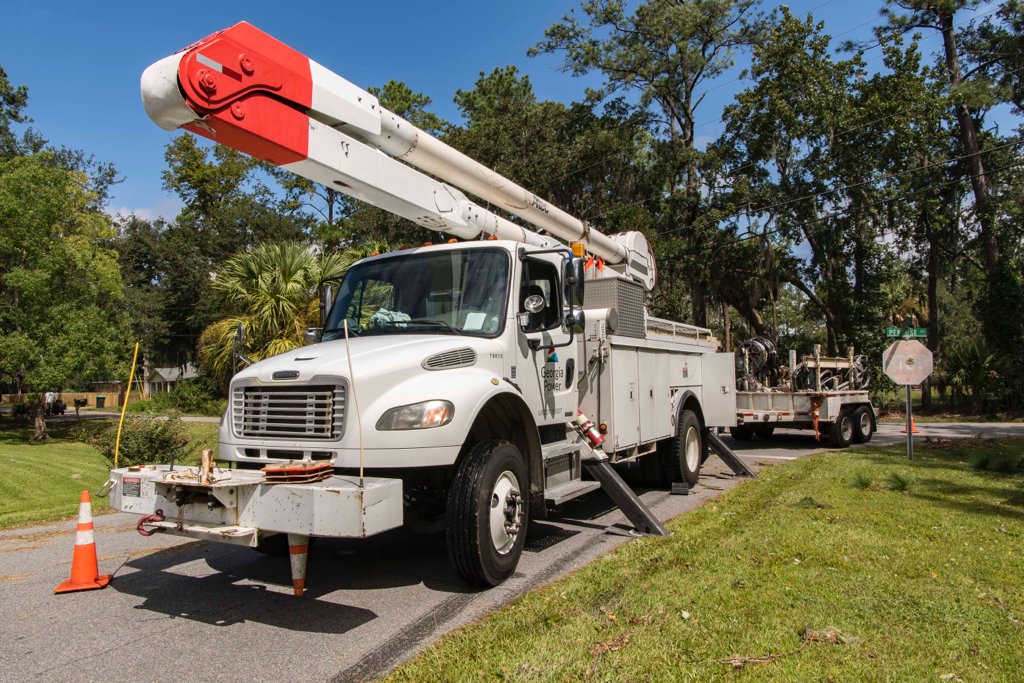 GeorgiaPower's tweet photo. We are spread across the state assessing damage and working to restore power as quickly as safety allows. https://t.co/H4lKgVzTbb