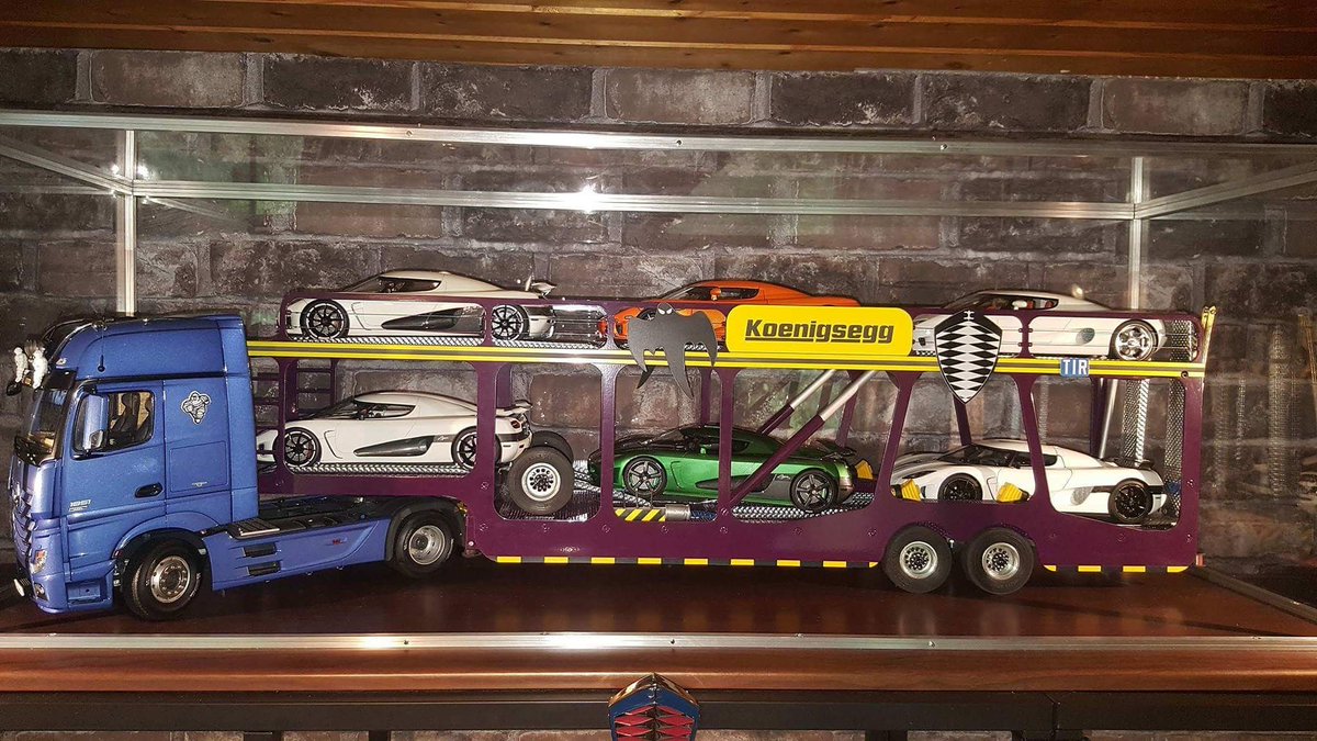 SHOWbox_ro's tweet photo. #showboxTT display for #1/18 #diecast cars https://t.co/px2fnQIUJ4