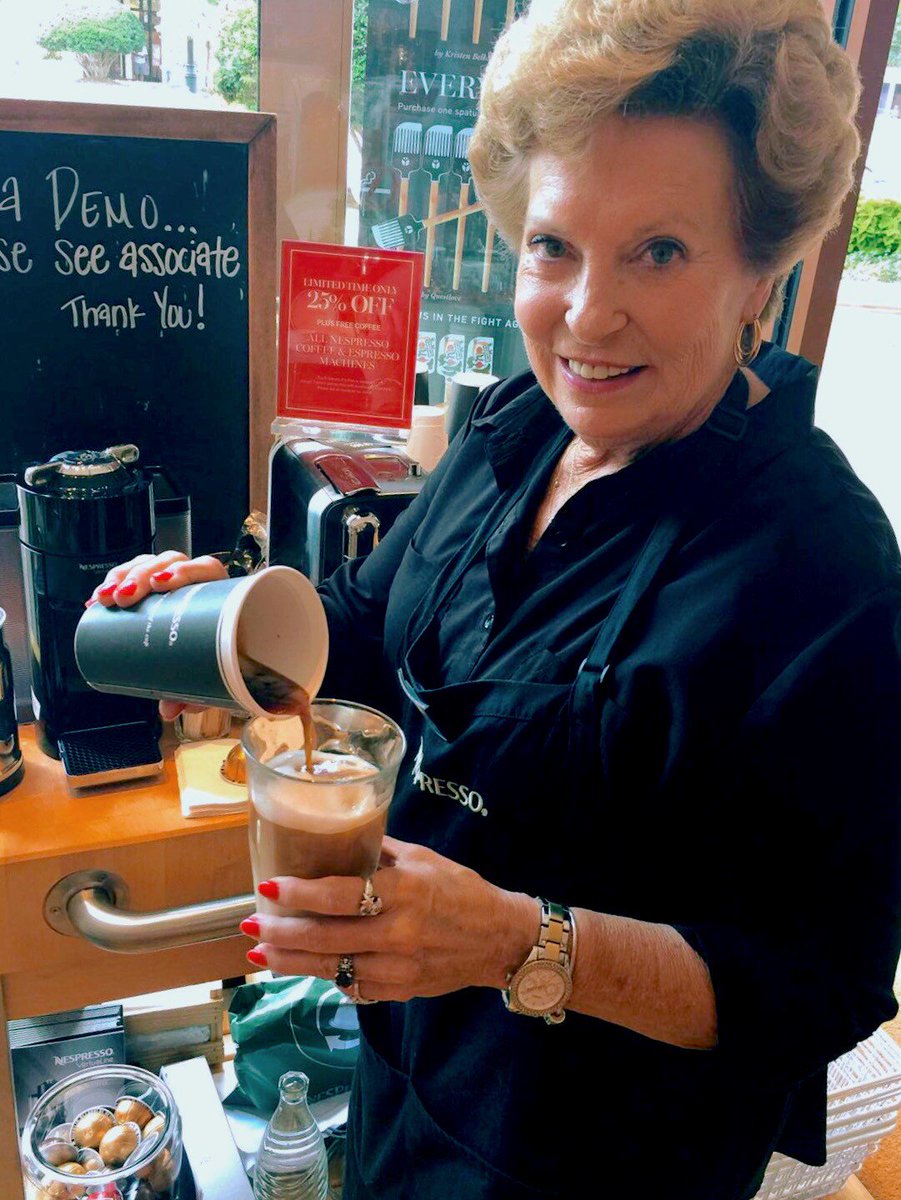 EventMrkting's tweet photo. Give Nespresso Demonstrator, Zandra, of Ridgeland, MS a like for her wonderful smile on this Tuesday! #pplusproud https://t.co/VVDXPQA4Ie