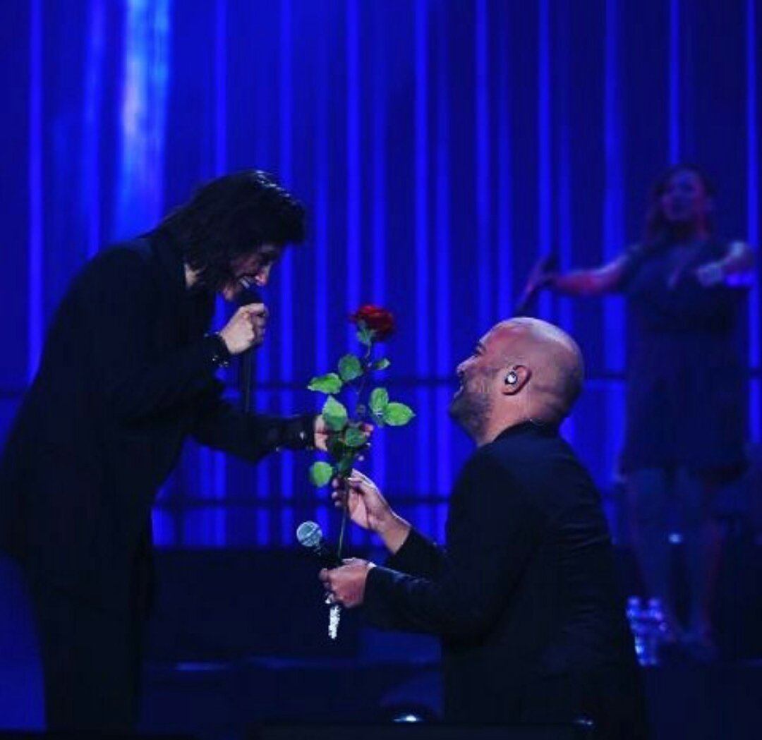 KristinaH95's tweet photo. Il mio povero cuore non regge 💜😭 @elisatoffoli @Negramaro #TogetherHereWeAre https://t.co/cv3iSDjy12