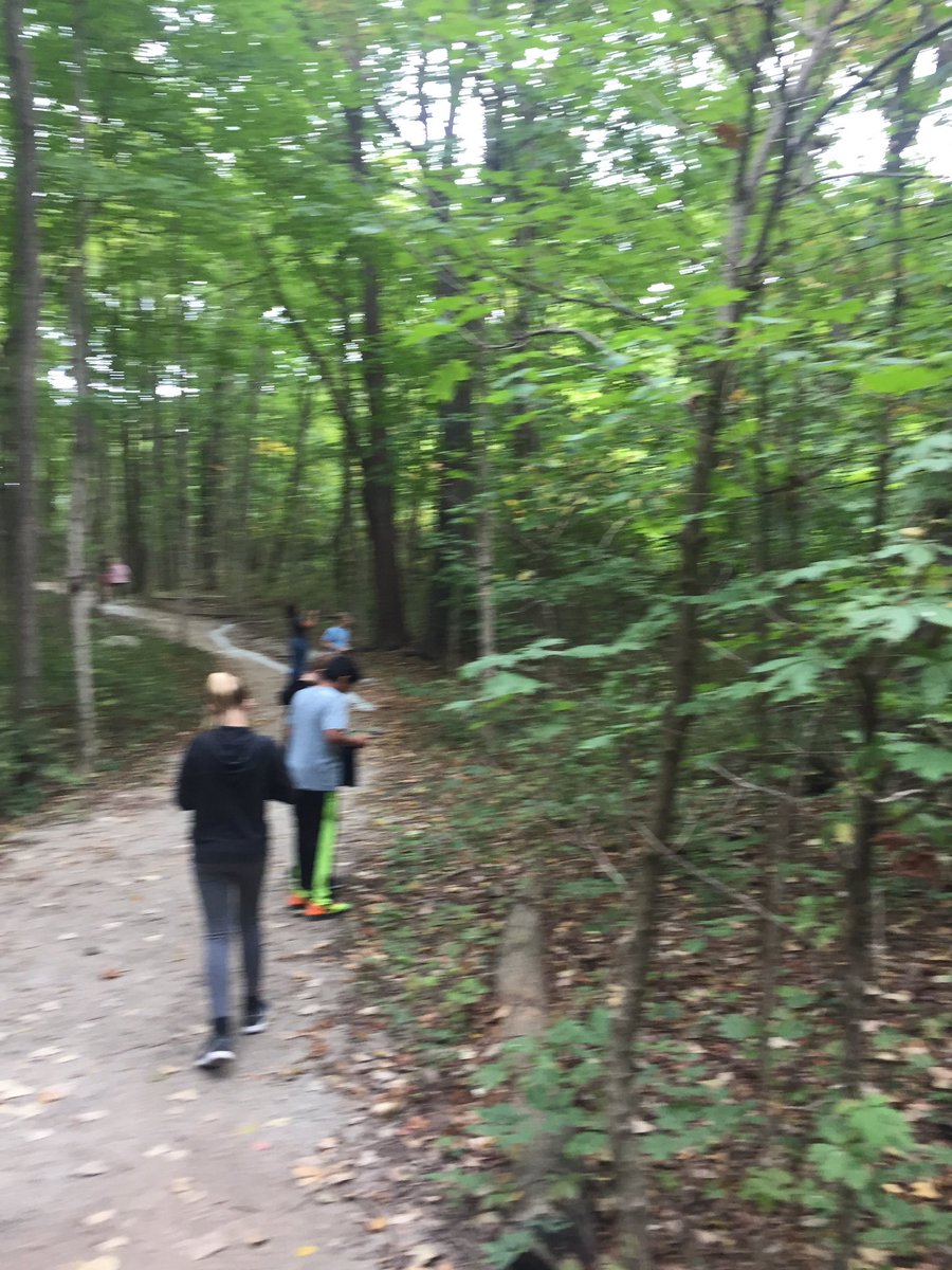 gleneskcrm's tweet photo. Headed outside to make some quantitative and qualitative observations today! #teachingbeyondour4walls @RSIHawks @mrdearybury1 https://t.co/uq1E2PzXZB