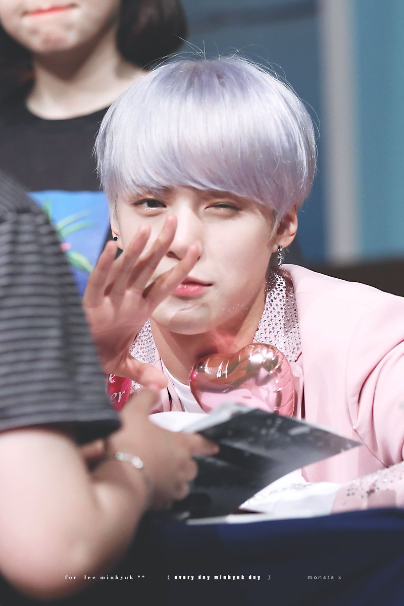 170701 💓➰👋🐶
#MONSTA_X #몬스타엑스 #민혁 
@OfficialMonstaX
