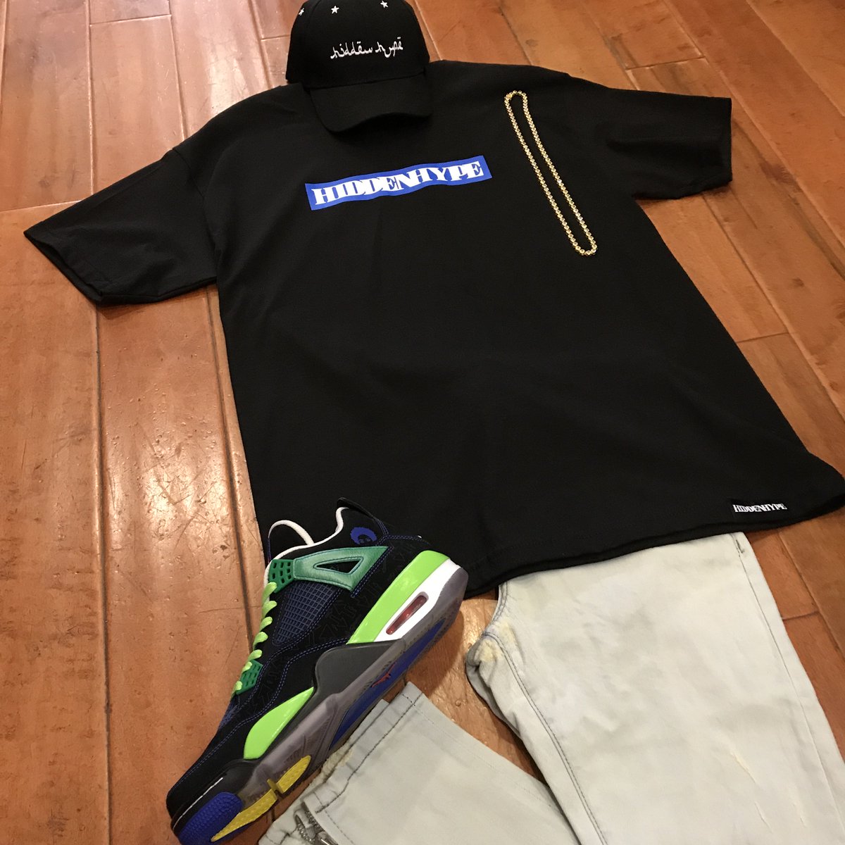 HiddenHype's tweet photo. ⌛️ #HiddenHype Box Logo Tee⌛️ with some #CryspDenim jeans &amp; Jordan DB 4s🔥Shop your favorite brands in sore or online❗️💪🏽 #HiddenHypeBoutique https://t.co/YCZZEvwHSe