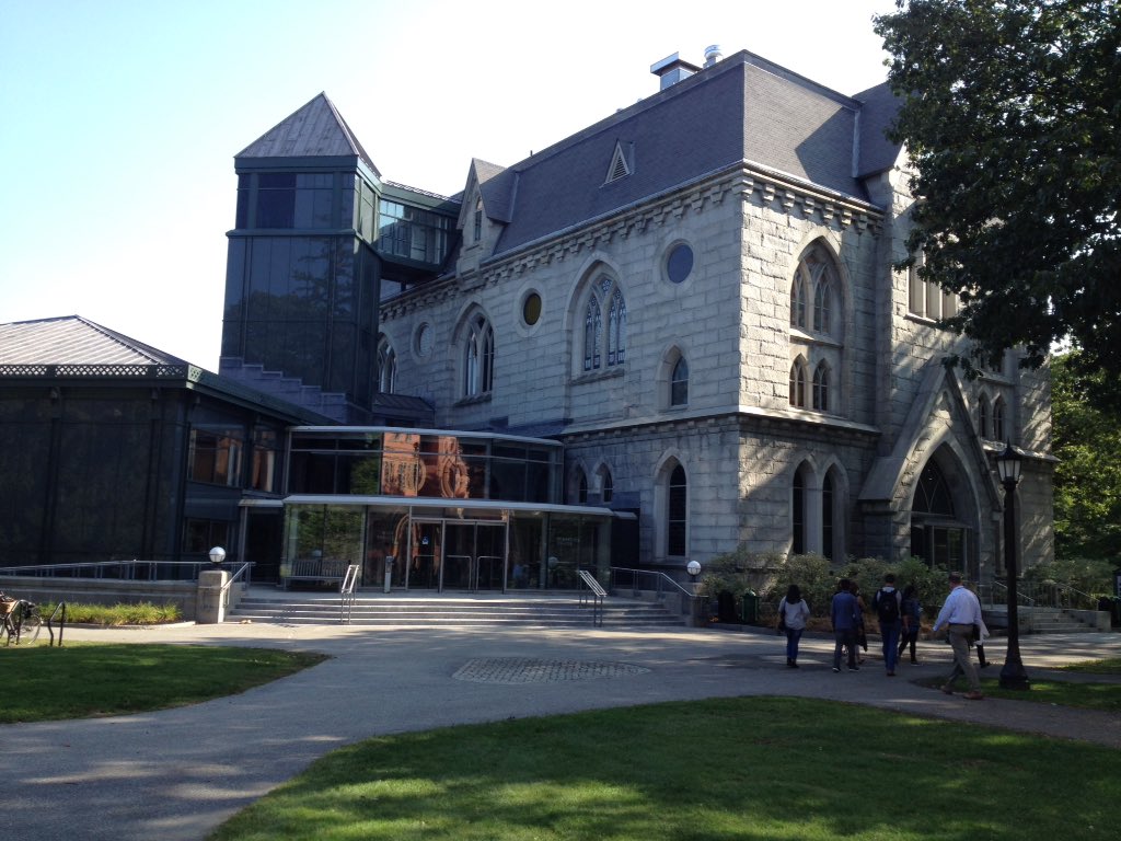 CCDSCollege's tweet photo. #CBBCounselorTour ... @BowdoinCollege: "value of the common good" https://t.co/ShbYm4uvuk