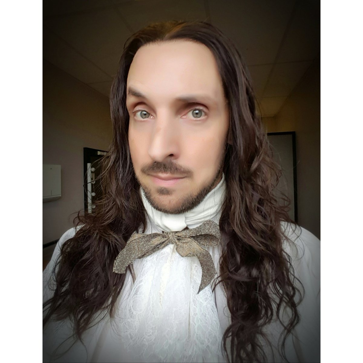 BRUNOTACNET1's tweet photo. #BackToday 😁 for a #VerySpecial Participation with @vlavla & @stuartbowman in the #Season3 of The #Versailles #Series 😜 @VersaillesCANAL https://t.co/ViTxoERLEB