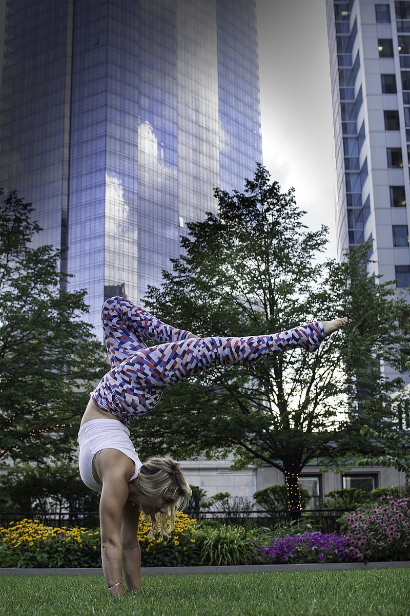 Do you practice in the early morning or the late night? How about on a rooftop? Vinyasa with a View vinyasawithaview.org
#yoga #yogi #acs