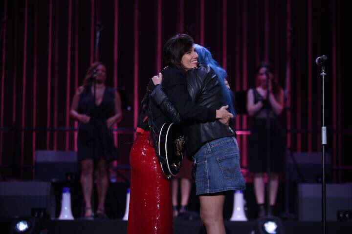 Radio105's tweet photo. Senza parole per l'esibizione di @elisatoffoli con @LoredanaBerte con lei che dolcemente le dice "Ti Adoro"! #TogetherHereWeAre #105Elisa https://t.co/PqKaUpcSf6