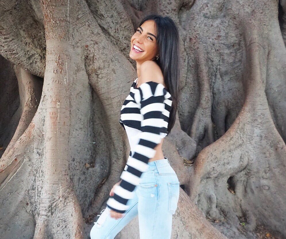 Divertenti le ragazze! Buona notte a tutti. Per i colleghi maschi c'è <a href="/chiarabiasi/">Chiara Biasi</a> che saluta (+_+)