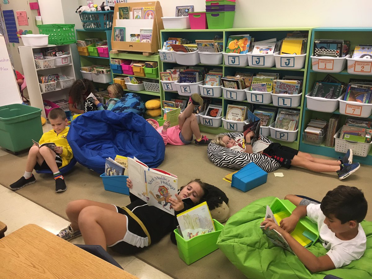 Giving students choice in seating is a great way to motivate readers! @zumprogress #literacyheroes