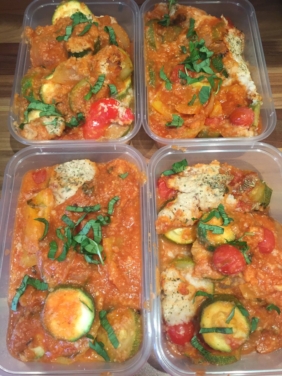 KitchenPembs's tweet image. #vegan day again today! Message us on Facebook for next week's menu! #Pembrokeshire #wales #mealprep #iphonex