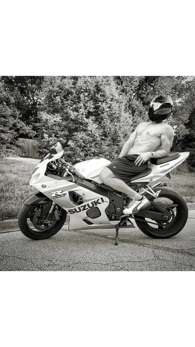 DamonKing727's tweet photo. For my first 100 followers! π 100 more? https://t.co/OKi1R7C3vu #datedamon #rentmen #BFE #gigolo #maleescort #malecompanion https://t.co/icKckiEdHM