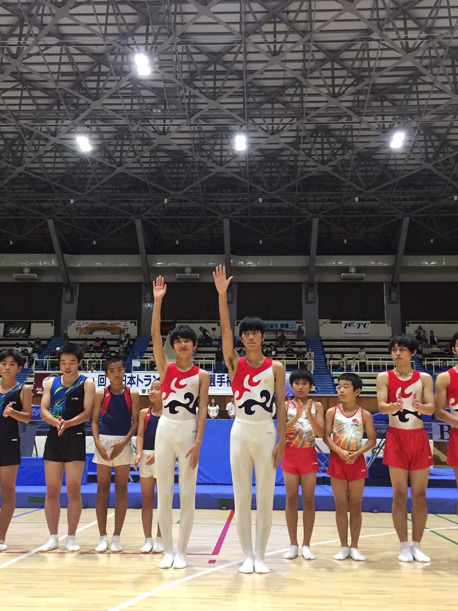 【東日本選手権】
ご報告が遅くなりましたが、先日トランポリン東日本選手権が終了しました。個人ではBクラスから3名が、シンクロではAクラスから1ペア、Bクラスから2ペアが決勝に進出しました！シンクロBクラスに出場した岩田・中島ペアは第3位、岡﨑・畑田ペアは第6位入賞を果たしました！