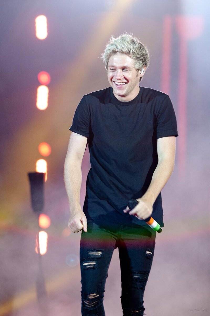 one28nao's tweet photo. #HappyBirthdayNiallHoran 
#HappyBirthdayNiall 

特別な日を日本で過ごしてくれて
同じ日本にいる！ってのが本当に嬉しすぎるよありがとう🇮🇪🇯🇵

歌声も笑顔もギターも、、、
もうなんだろう全部がすきだよ
すべてが愛おしい愛してる https://t.co/55IdKkjGEH