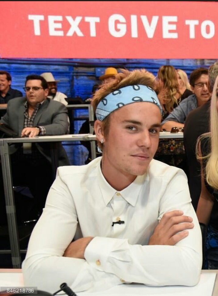 ProjectVoteJus's tweet image. Tão lindo ver o Justin apoiando uma causa nobre, escolhi amor o ídolo certo

#HandIndHand