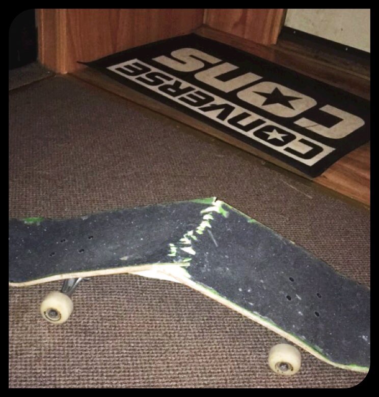 DevilStDecks's tweet photo. My momma told me there'd be days like this...
#devilstreetdecks #teamdsd #schemy #dsd #skatelife #wrecked https://t.co/zHa1fKRVQf