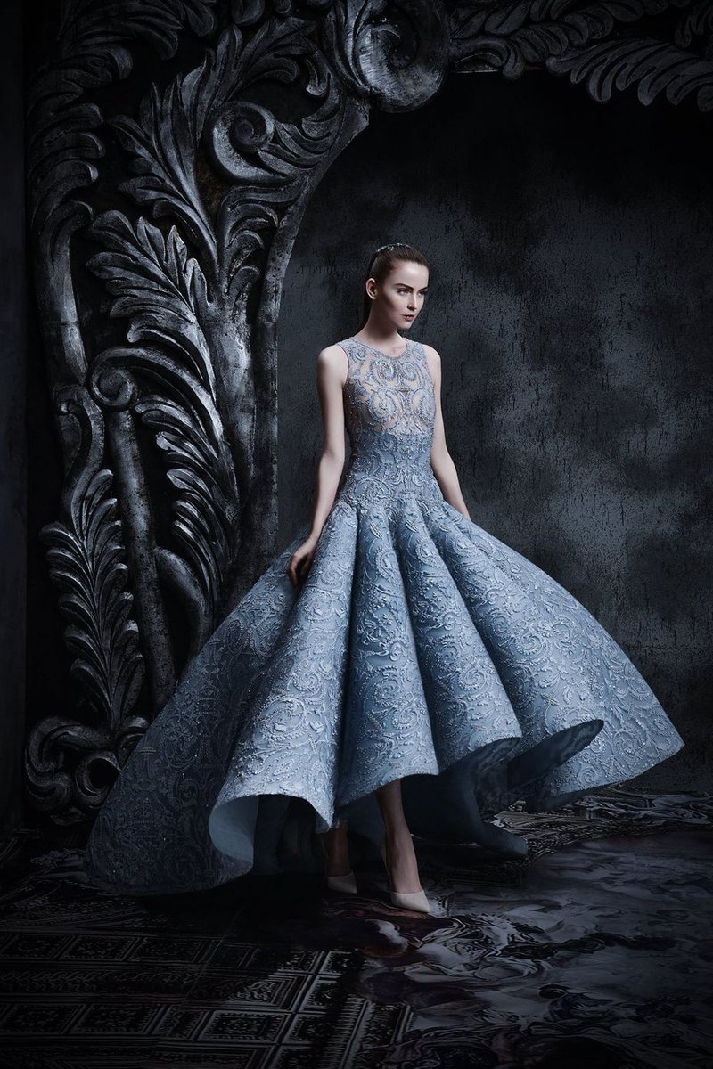 WildestVogue's tweet photo. Michael Cinco คอลเล็กชัน Fall/Winter 2017-2018 https://t.co/0lRFisrJar