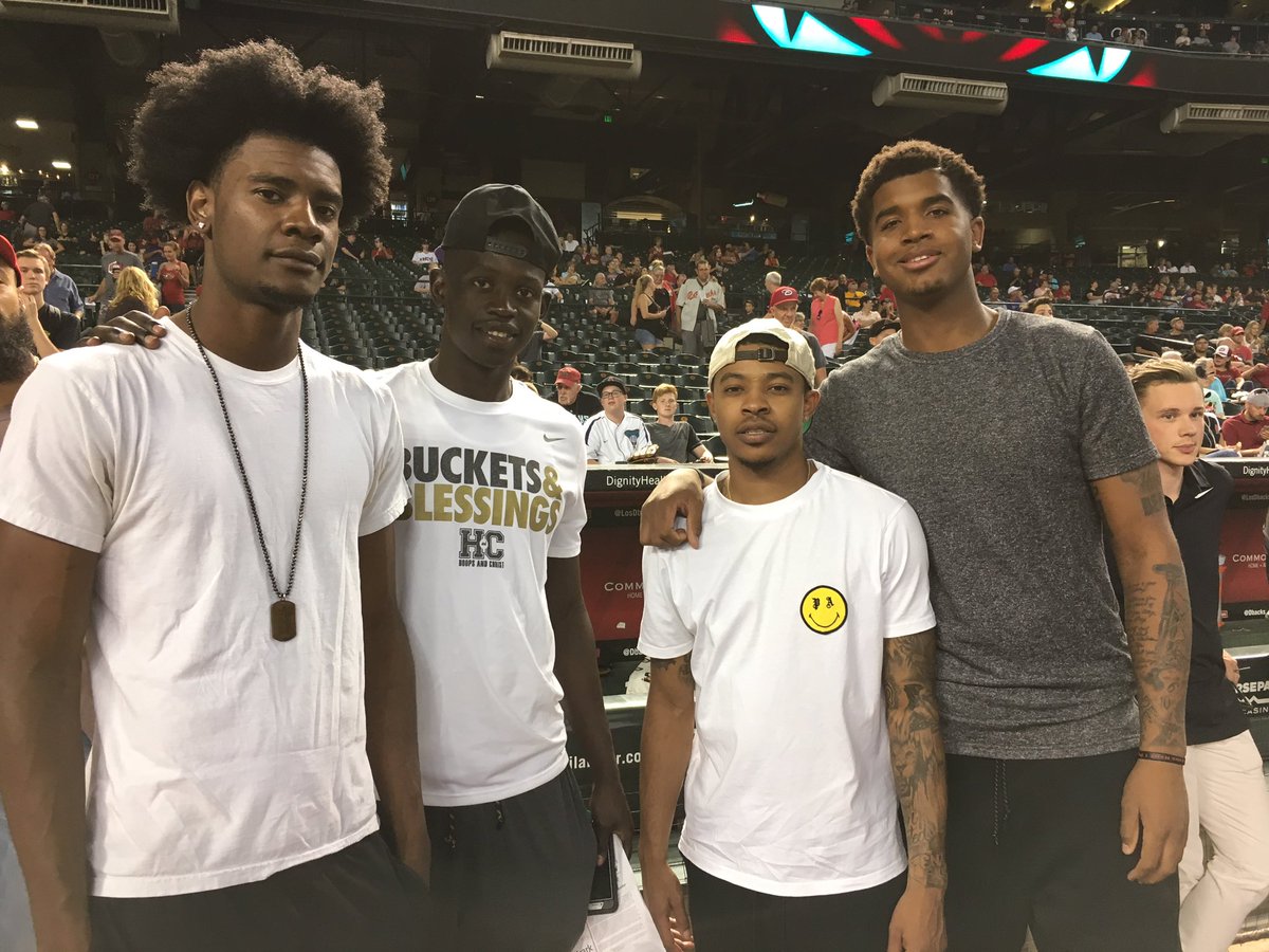 Suns's tweet photo. 🎶Take me out to the ball game! 🎶 #AllInAZ https://t.co/KKk1o7rlBJ