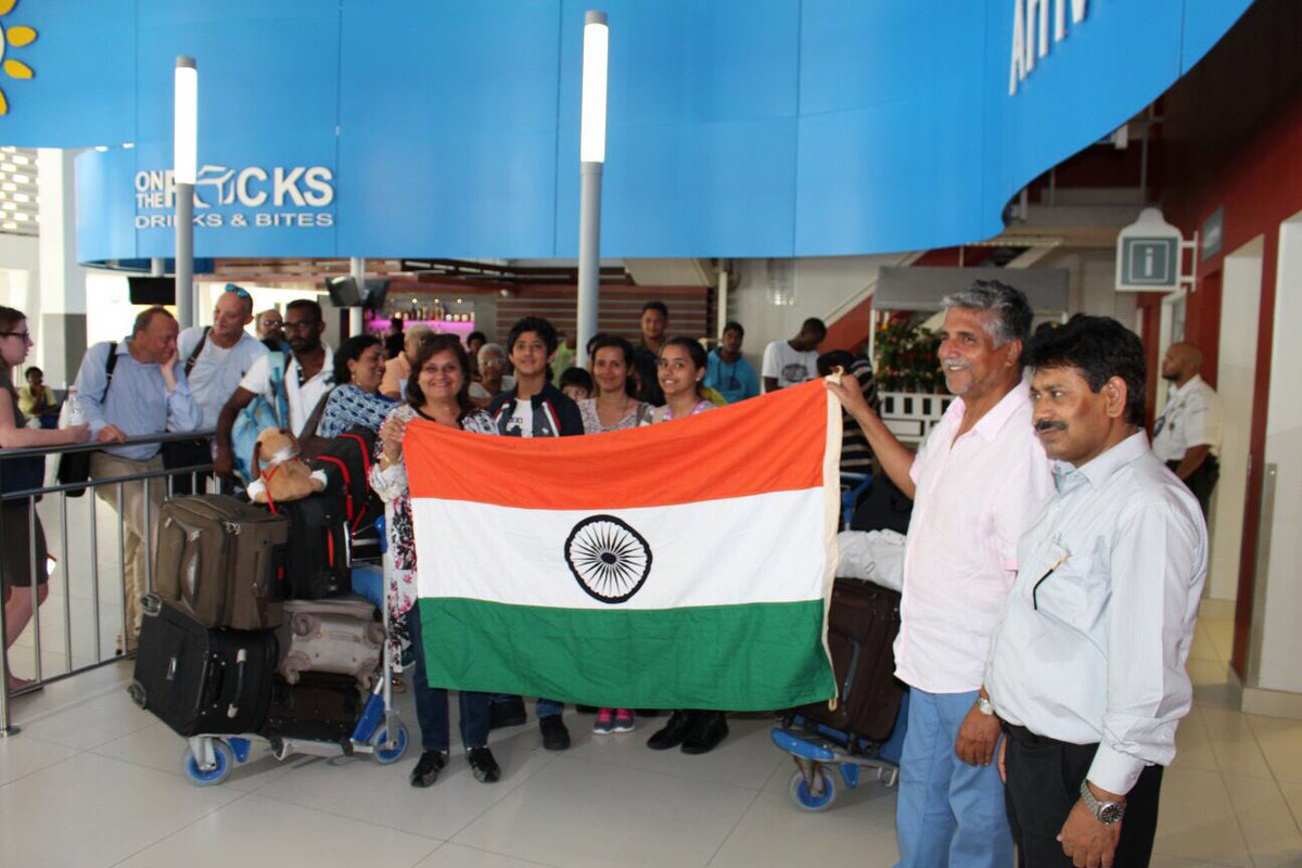 IndiaVenezuela's tweet photo. Indian community in Curaçao receiving those evacuated from Sint Maarten. https://t.co/pwEP1Cm4LJ
