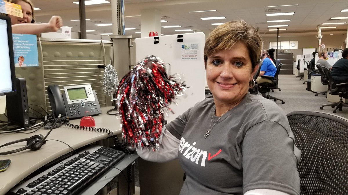 svandinter's tweet photo. Meet Marilyn... she just processed a $100,000 donation to #HandInHand WOW!!! 🎉🎉🎉🎉 https://t.co/MLOGsAPNtH