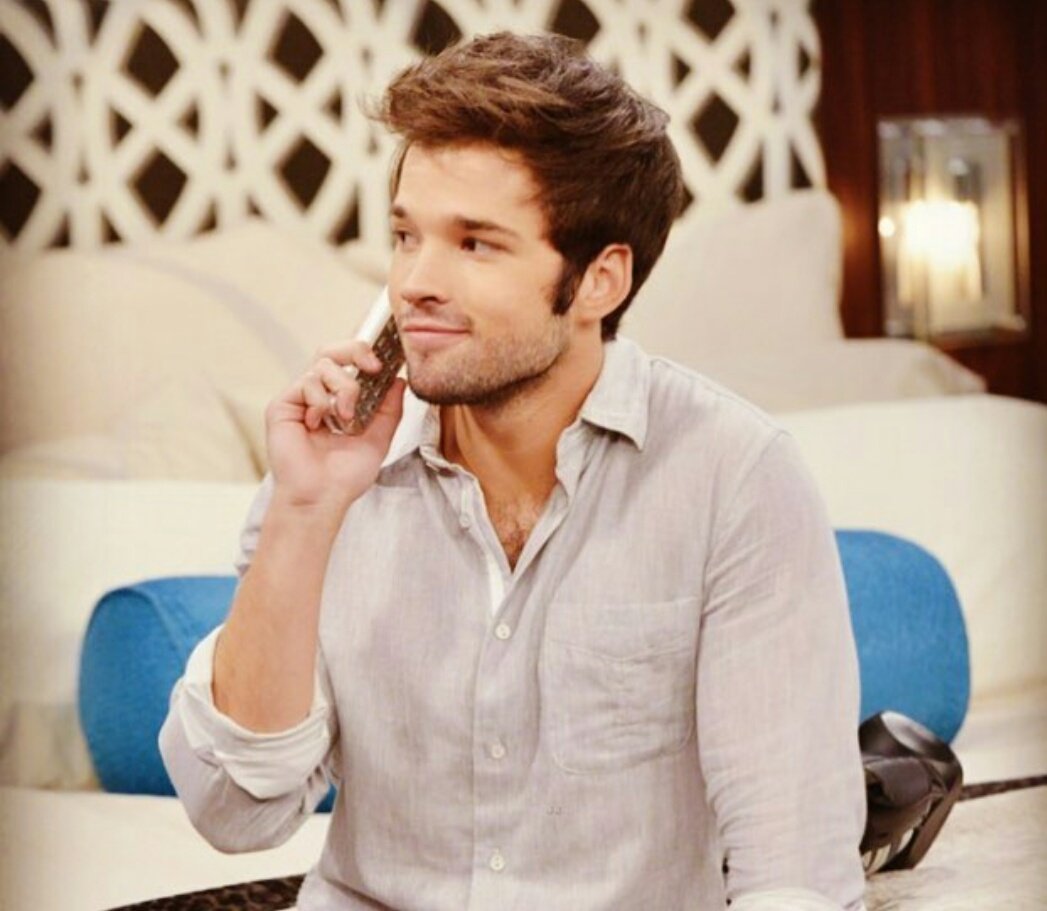 Freddie Benson. (@xnerdbenson) on Twitter photo 