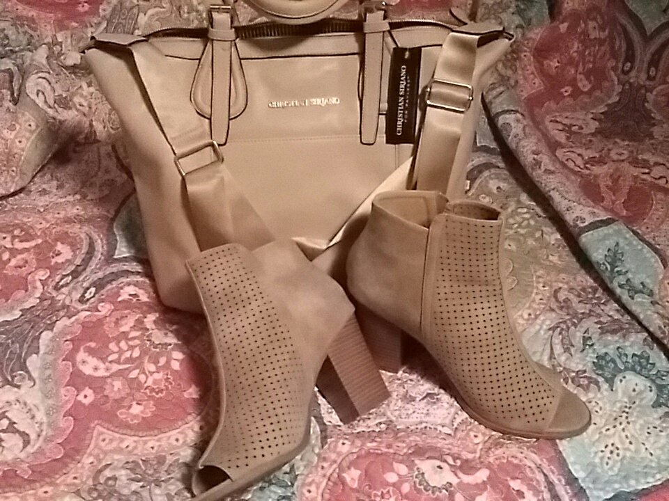 queenbeeGISH's tweet photo. @missjennlyon Thank you @missjennlyon !!! Rewatched it twice &amp; just got back from cosplay shopping to complete my #QueenJenn cosplay. Just waiting on my🍉🍉 https://t.co/E2s0R9QQsA