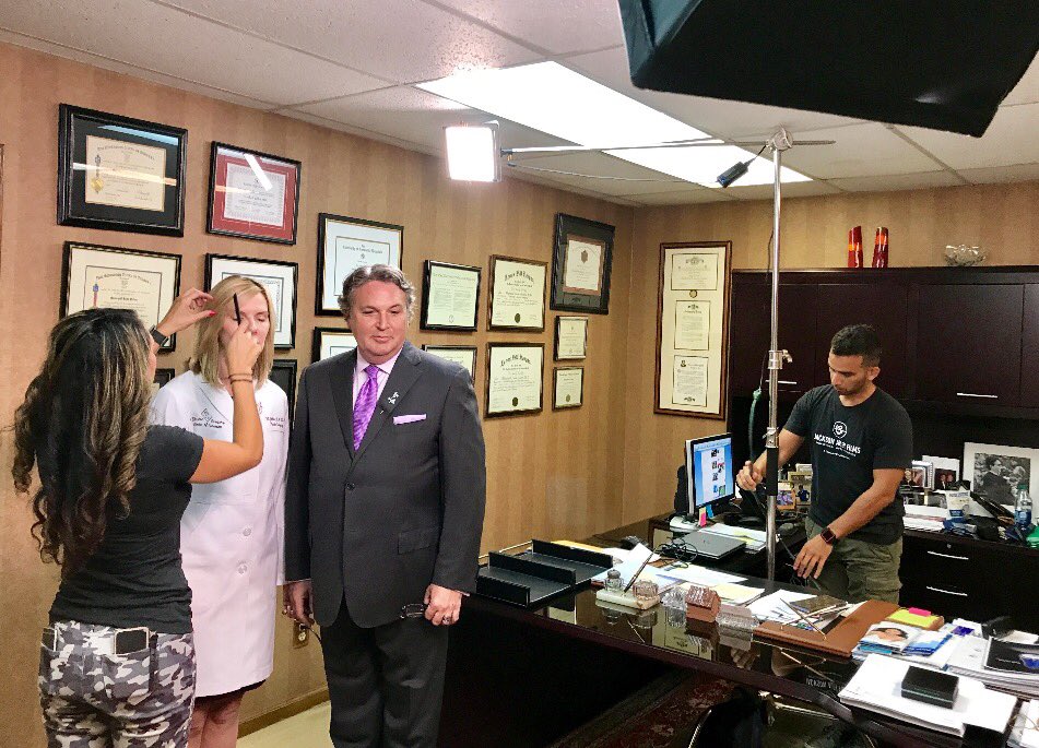 JoelEvansVideo's tweet photo. Lights, camera, hair and makeup!!! 😁
Getting close-ups of these incredible doctors. #setlife #productionlife #lightsCameraAction #HairMakeup https://t.co/cHS9f5SA7x