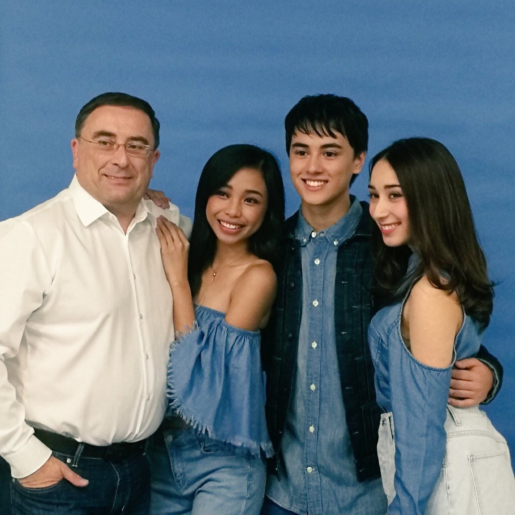 mwtrendsetter's tweet photo. Family Barber photoshoot.✨

#LovingInTandemNowShowing
#PushAwardsMayWards https://t.co/uL2phqY9lM