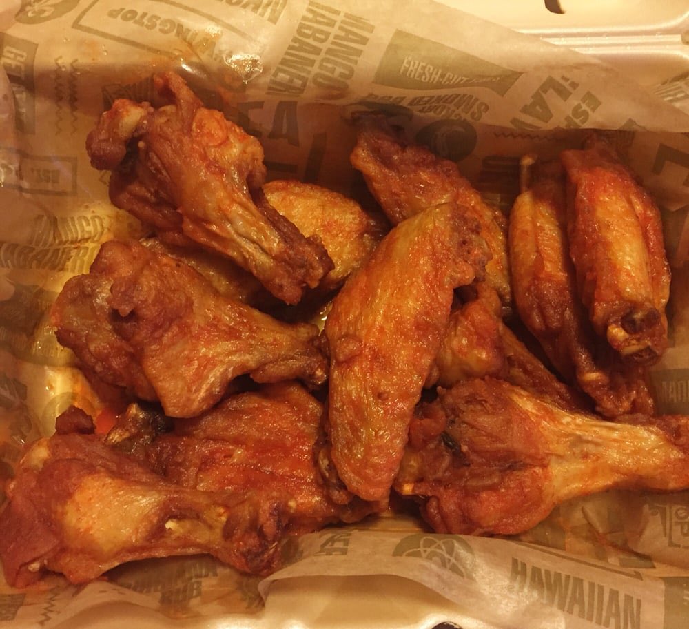 LamontProv's tweet photo. Grubbin up on some healffy hi proteen chicken wangs and watchin #BeingMaryJane  this my idea of relaxationing! #fuhrealcuh https://t.co/mwSwjJ2rLh