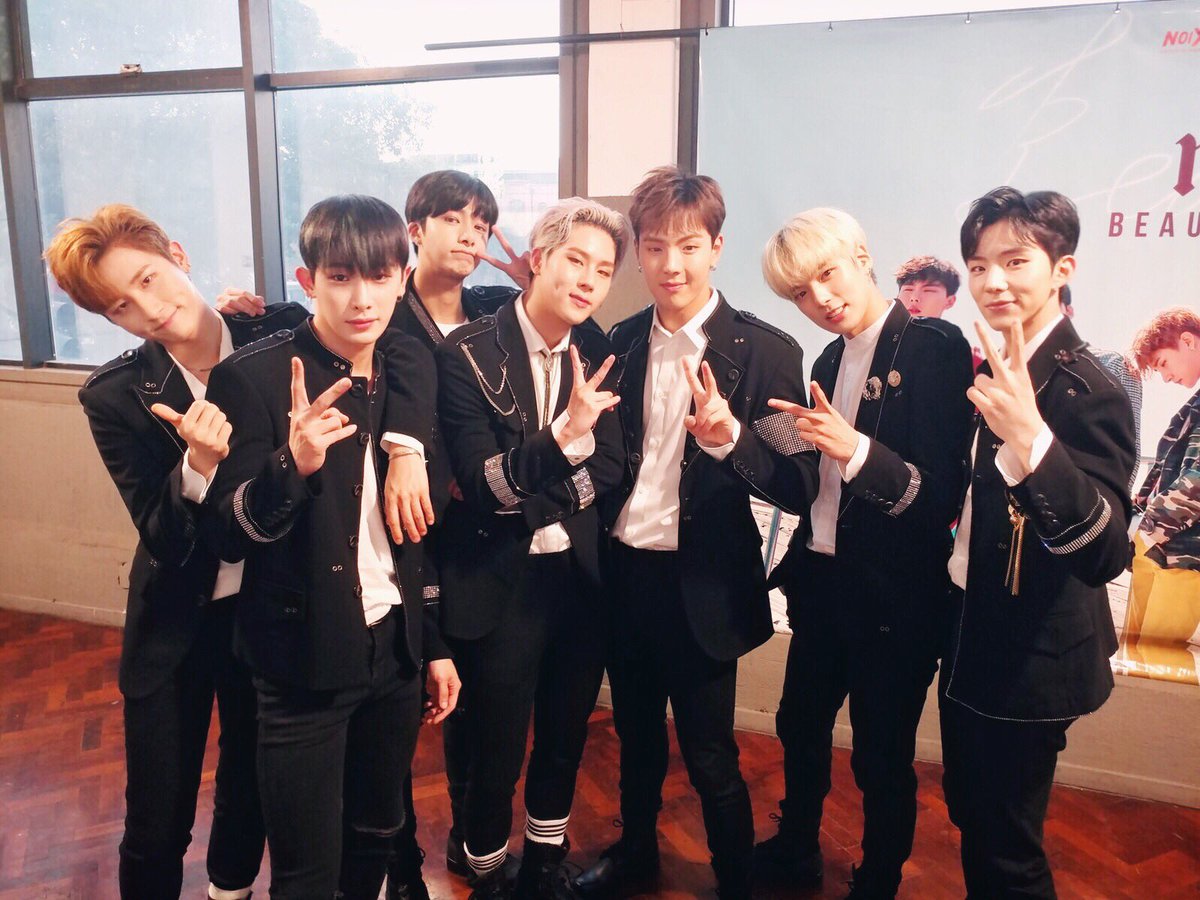Official_MX_b's tweet photo. [#MONSTA_X]
#몬스타엑스 THE 1ST WORLD TOUR
<#MONSTAX #BEAUTIFUL in #BUENOS_AIRES> 

#Gracias #Te_amo ❤️
#MONBEBE #MONSTAX https://t.co/DBr91Hnkub