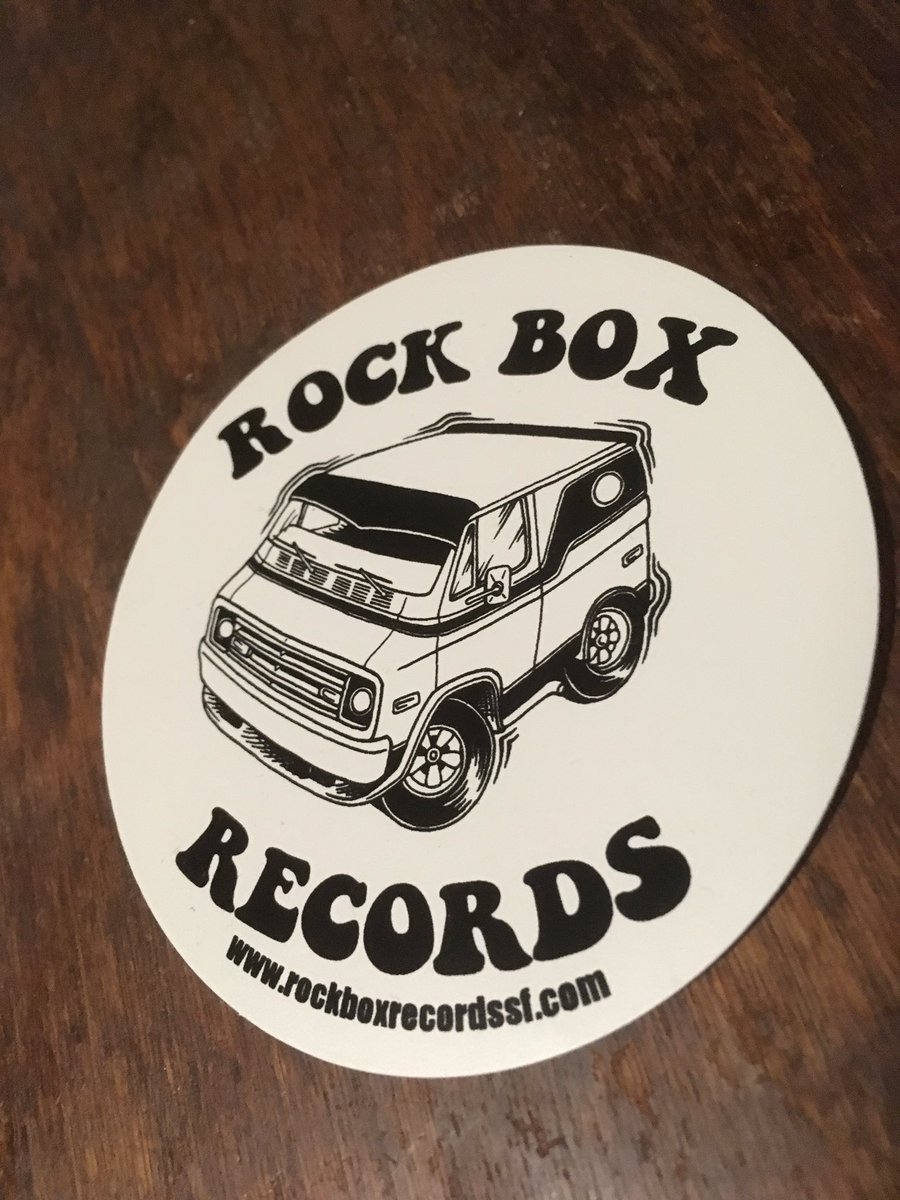 spinesisblog's tweet photo. Very excited to see what these cats are cooking up! #rocknroll Check 'em out: https://t.co/vVJJMaw9IH https://t.co/He4gvO2JHk