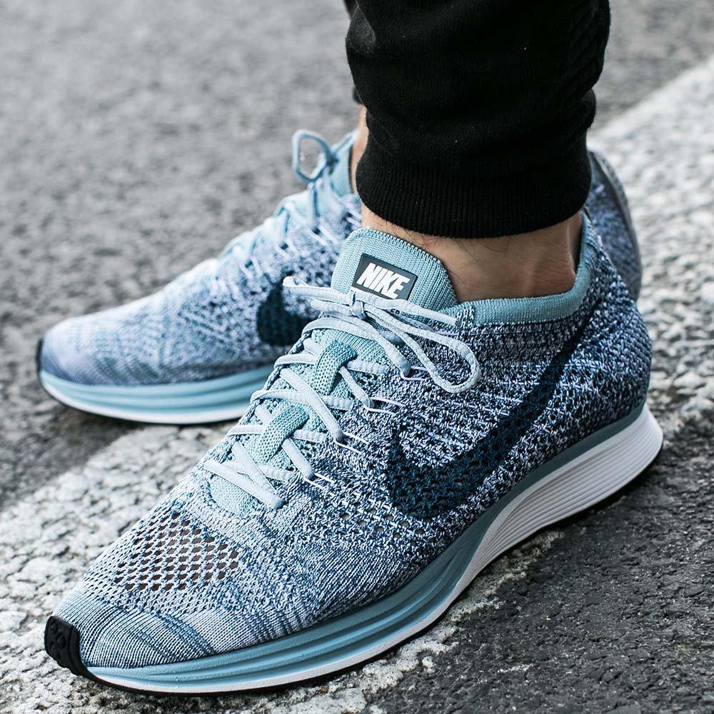 flyknit racer blueberry