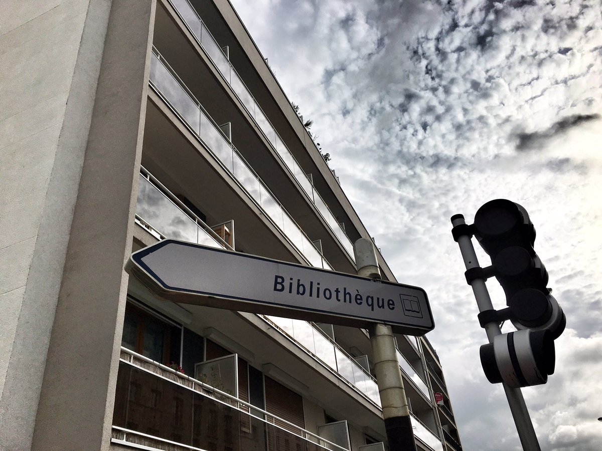 aicragellebasi's tweet image. C&apos;est par là. #LibraryLove #LibraryLife #LibrariesAroundTheWorld
