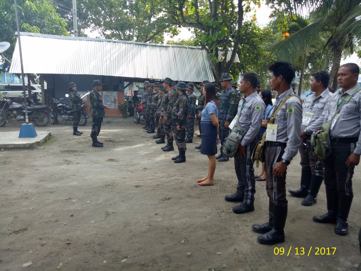 EsperanzaMPS's tweet photo. PSI HARON SUMENSIL, DCOP of this station conducted Police Information Continuing Education (PICE) https://t.co/DegYJ64sL7