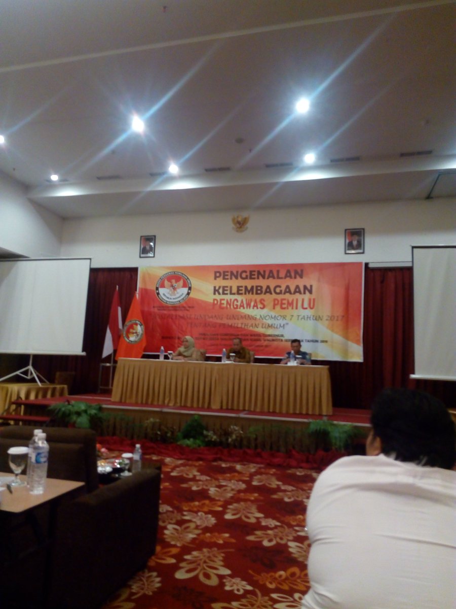 AboutPalembang's tweet photo. Pengenalan kelembagaan pengawas pemilu "Sosialisasi Undang-Undang Nomor 7 Tahun 2017 Tentang Pemilihan Umum.

#BawasluSumsel https://t.co/rNSc2Mha02
