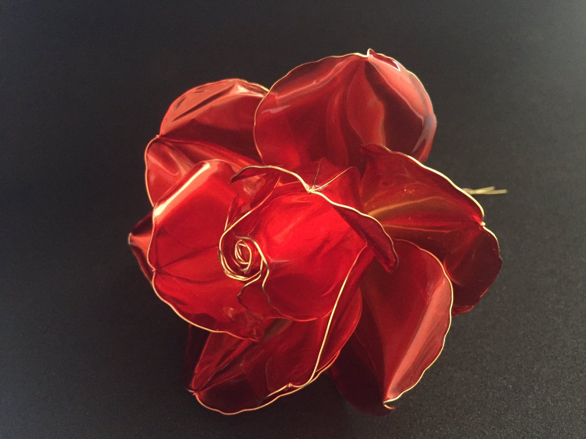 木の華 ちづる 樹脂針金細工 A Twitteren ディップアートの薔薇2つ目 あと少しで完成 アメリカンフラワーがベースだけどやってるうちに色々変えてしまった 少し黄色のグラデーションがはいってるのですが上からだと分かりづらいですなー 同じ黒背景でも光の 木の華 ちづる 樹脂針金細工 A Twitteren ディップアートの薔薇2つ目 あと少しで完成 アメリカンフラワーがベースだけどやってるうちに色々変えてしまった 少し黄色のグラデーションがはいってるのですが上からだと分かりづらいですなー 同じ黒背景でも光の