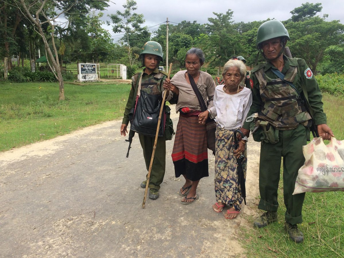 Local ethnics return home after fleeing from attacks of #ARSA #extremist #Bengali #terrorists 
goo.gl/DK1zhd