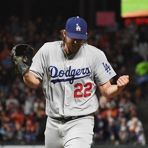 MLBDodgersball's tweet photo. #DodgersVsGiants game #2 #WeloveLA 9.12.17 https://t.co/95uIzXGkeM