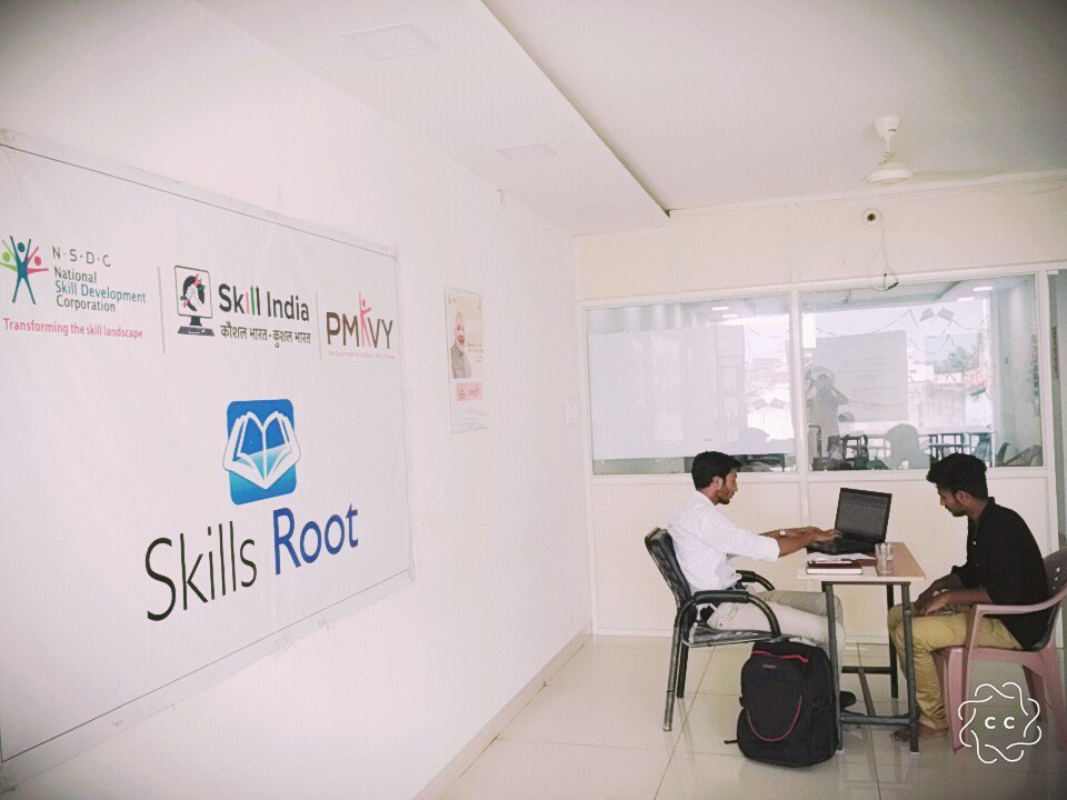 SkillsRoot's tweet photo. #PMKVY Interview of trainess by HR @SkillsRoot Dewas centre @dpradhanbjp @AnantkumarH @MSDESkillIndia @NSDCINDIA @rascitweet @KapdiSanjay https://t.co/4eKRryDn28