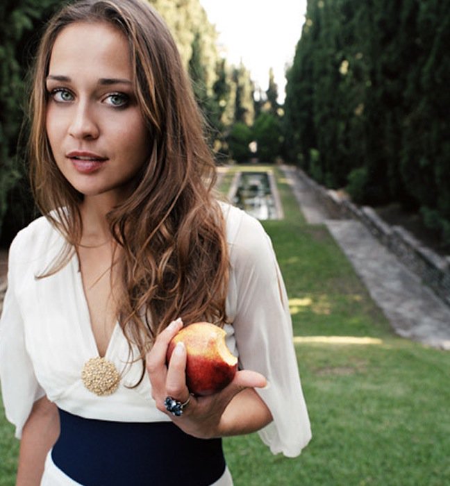 Happy Birthday to Fiona Apple, who turns 40 today! 