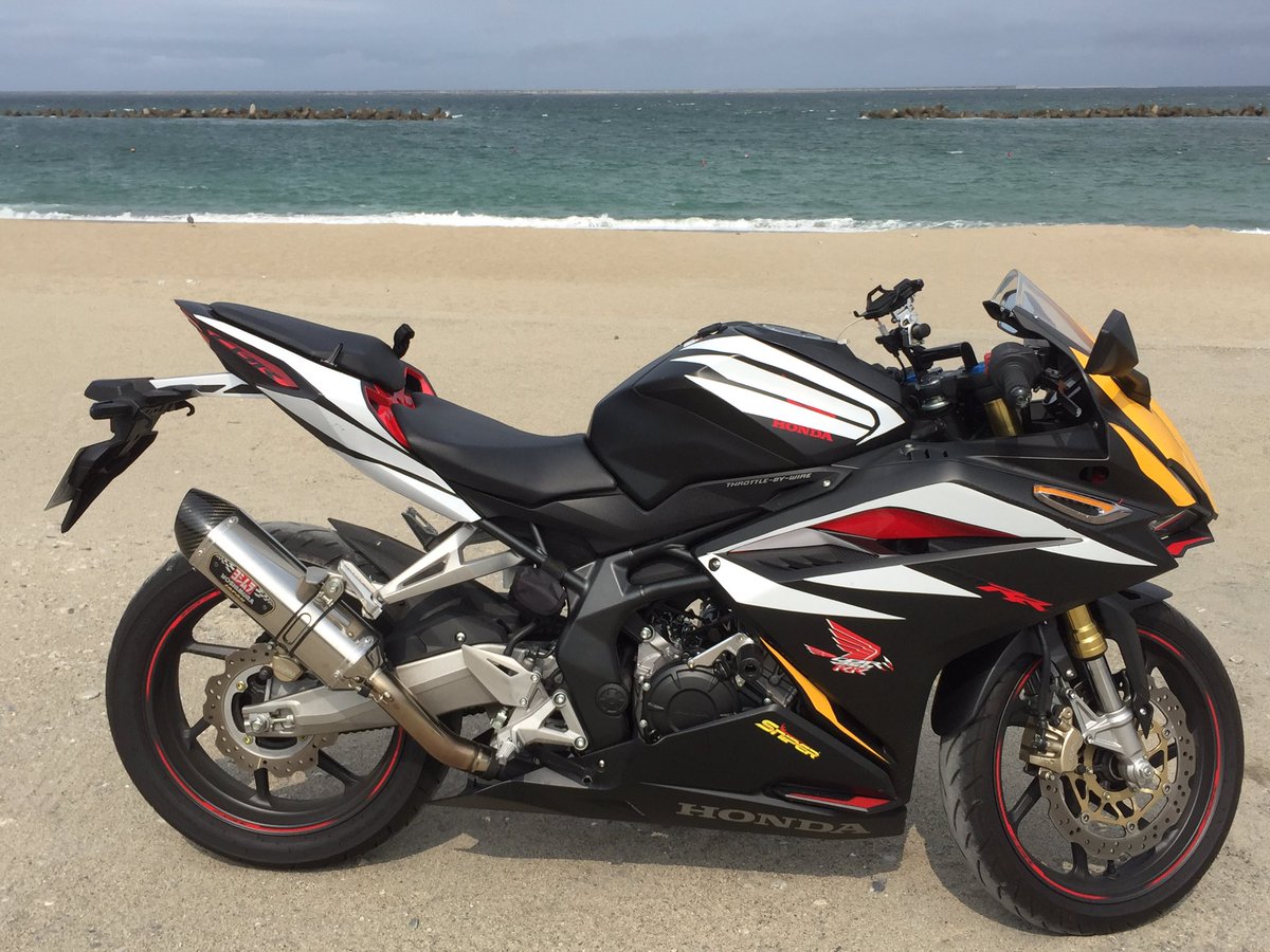 Uzivatel 旅職人ライダーコーグ たびえもん Na Twitteru うちのスカイランナーcbr250rr Mc51を欲しいという方 居たらレスでもdmでもいいので下さい 両ザイドとカウルは程度のいい中古カウルをお付けいたします 流れるウインカーを製作中なのですが 今の