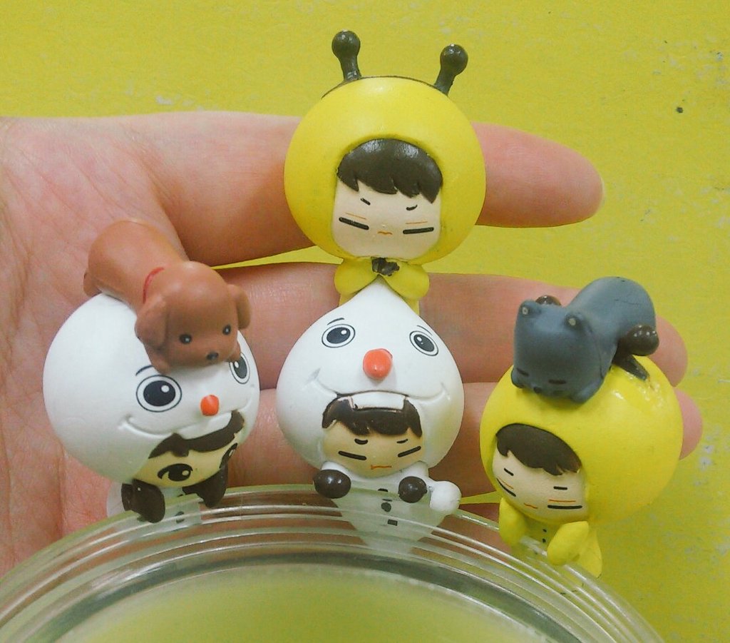 Ller_ifnt's tweet photo. @yeolafbeesoo 왔어요😸 두개 붙어있는 건 무거워서인지 걸쳐있지 않고 뒤로 넘어가네요. 아무튼 귀여워요😽 https://t.co/vEjaaEGslG