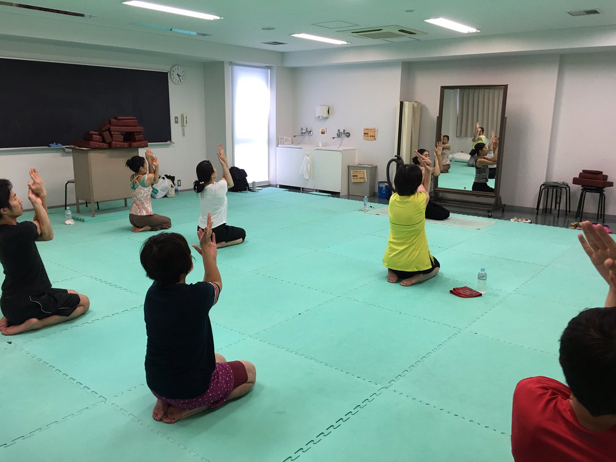 フリーヨガインストラクター