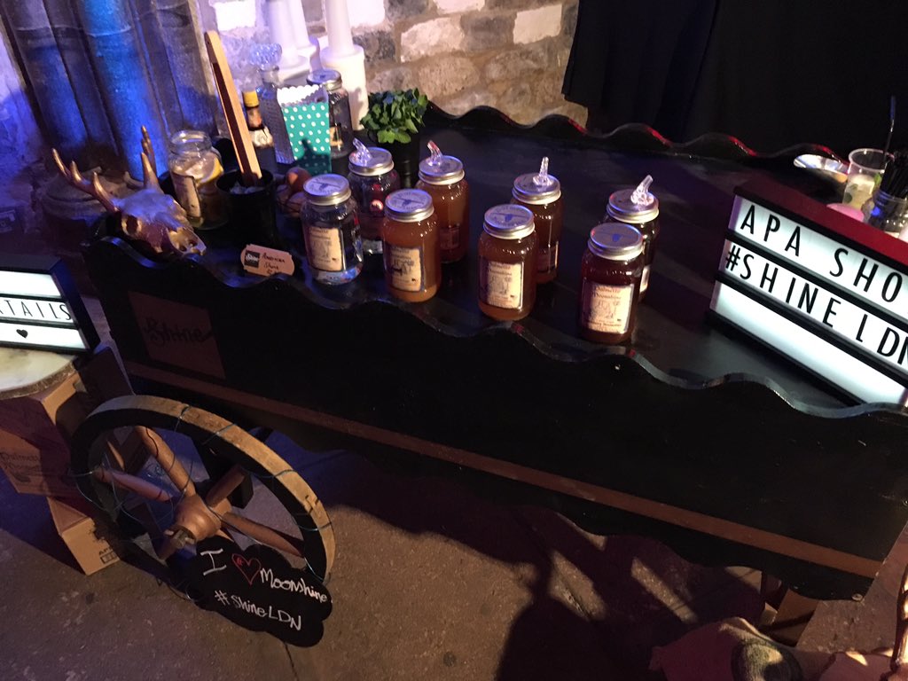Reliving the AMAING #APAshow2017 amazing themes believe me YOU HAD TO BE THERE <a href="/apalondon/">A.P.A</a> #events #pop-up-bar can be at your event ! 👌👌🥃👏👏
