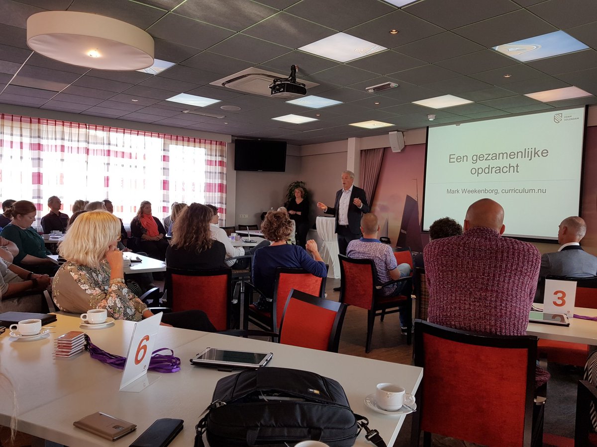 Bijeenkomst 'Samen verder' met directeuren uit het lokale onderwijs. Samen beleid maken in het belang van het kind.