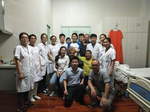 Our doctors and nurses held a party for the patient from Italy to celebrate his birthday.