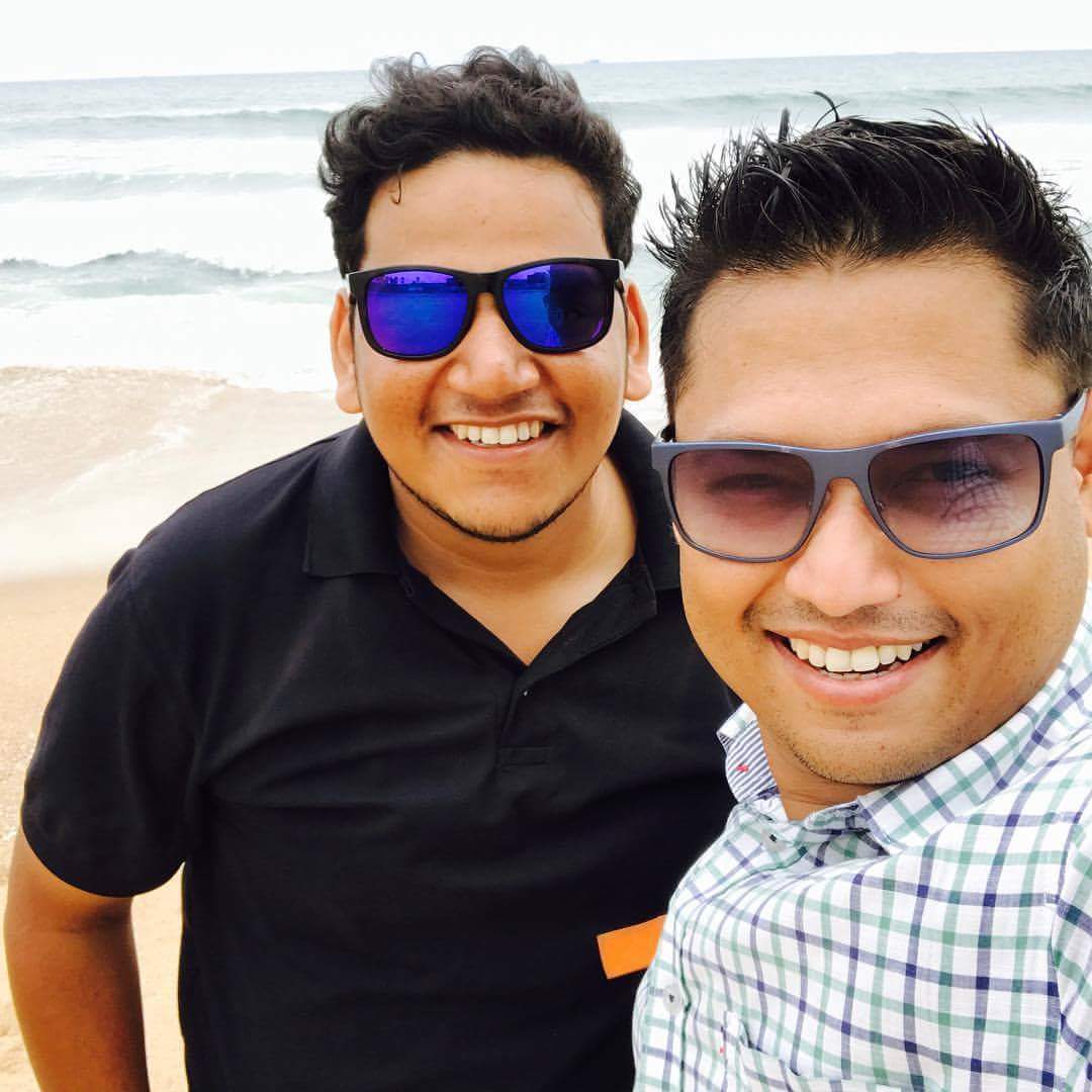 filmykeedaywala's tweet photo. With #subhajit at Yarada beach in #vizag #digitalyatra #highwaymonks https://t.co/sDbzmCJ2ko