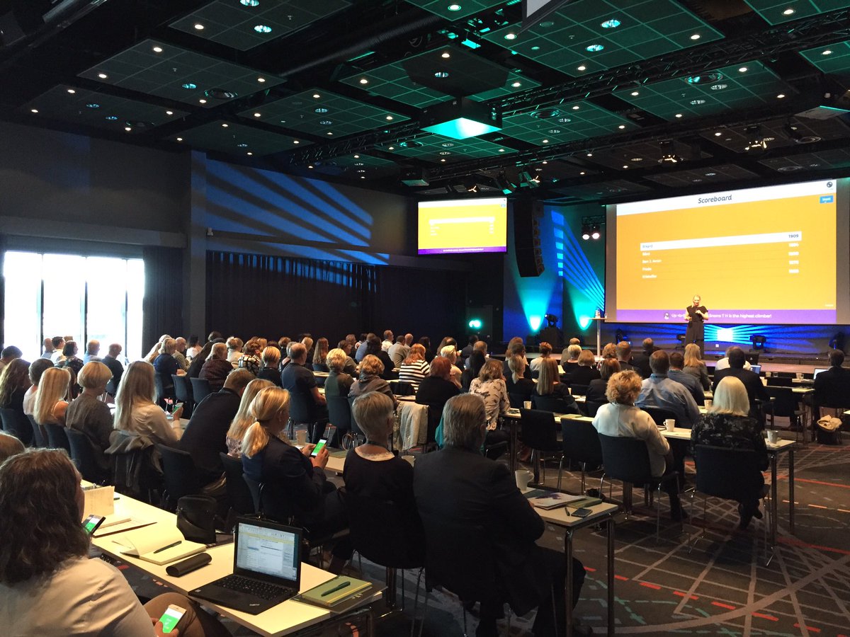 Lindorff_Norge's tweet photo. Dette MÅ du kunne. @louisedigital fra @SchibstedGroup tester oss og gir innblikk i digital kompetanse #lindorffkonf17 https://t.co/bXftaBqghv